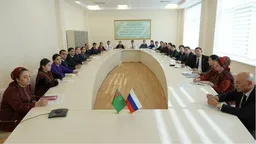 Госслужащие Туркменистана осваивают управленческую грамотность онлайн